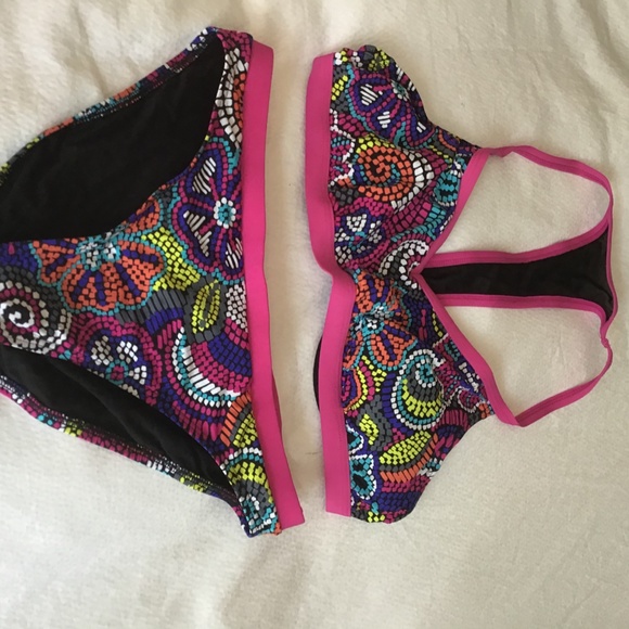 Bikini - Picture 2 of 2